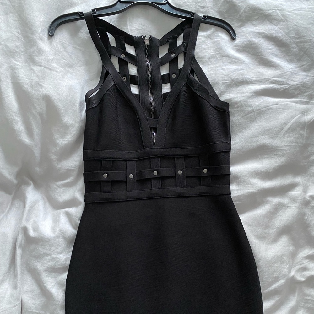 GUESS MINI BLACK BANDAGE DRESS😍😍